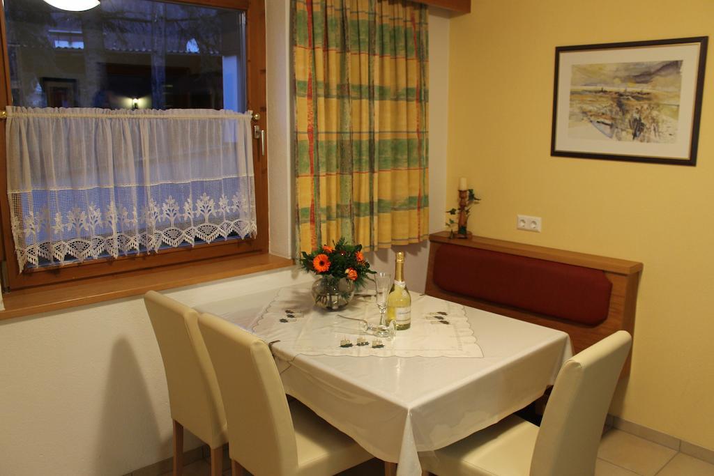 Appartements Zerzer Ried im Oberinntal Chambre photo